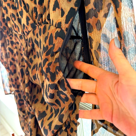 ZARA V-neck leopard print dress - Picture 6 of 6